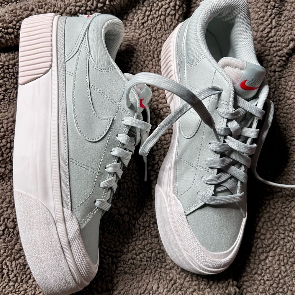 BNIB Nike Court Legacy Lift Women’s 8.5 - Picture 3 of 13